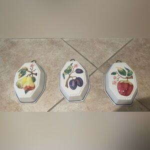 (3) Vintage Handarbeit Wall Decor. Made in Italy.